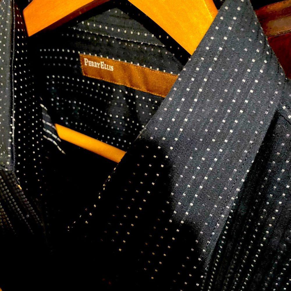 Men’s Large shirt. long sleeve. Perry Ellis. Perfect condition.